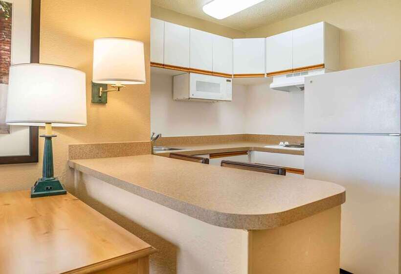Extended Stay America Suites  Auburn Hills  University Drive