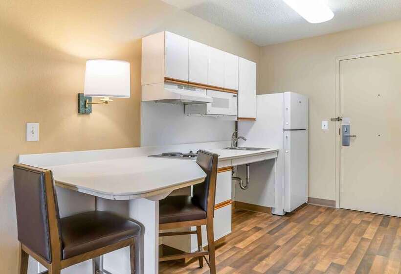 Extended Stay America Suites  Auburn Hills  University Drive