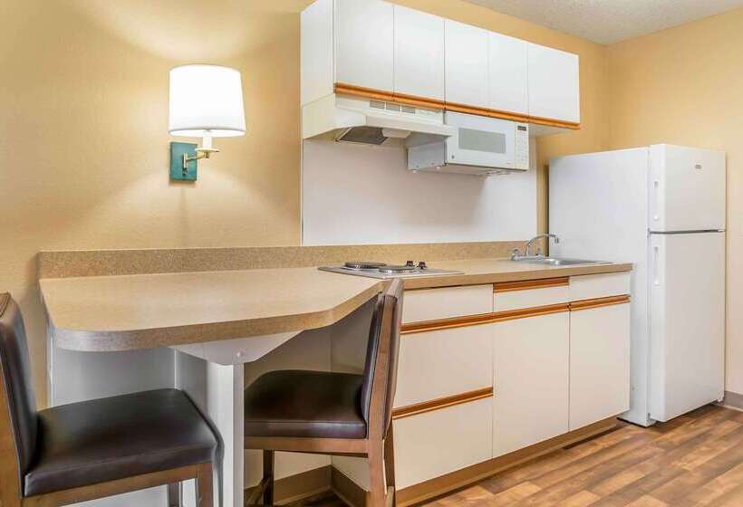 Extended Stay America Suites  Auburn Hills  University Drive
