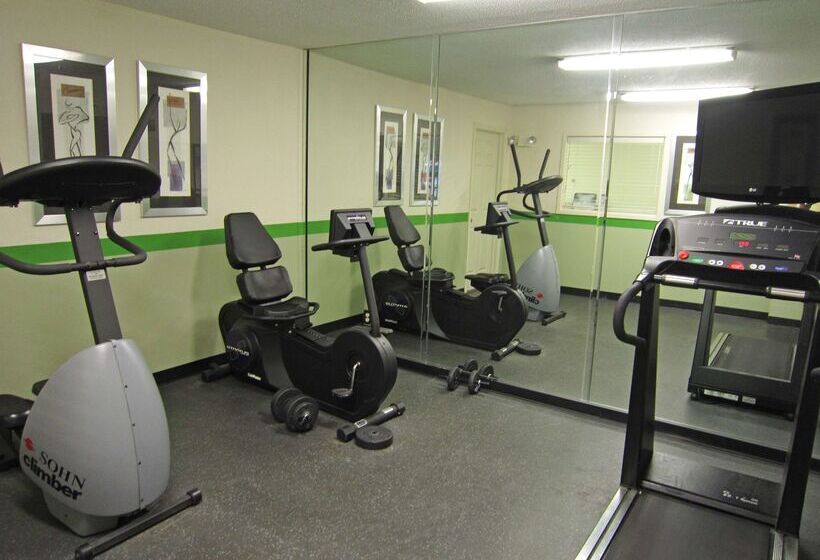 Extended Stay America Select Suites Tampa Airport Memorial Hwy