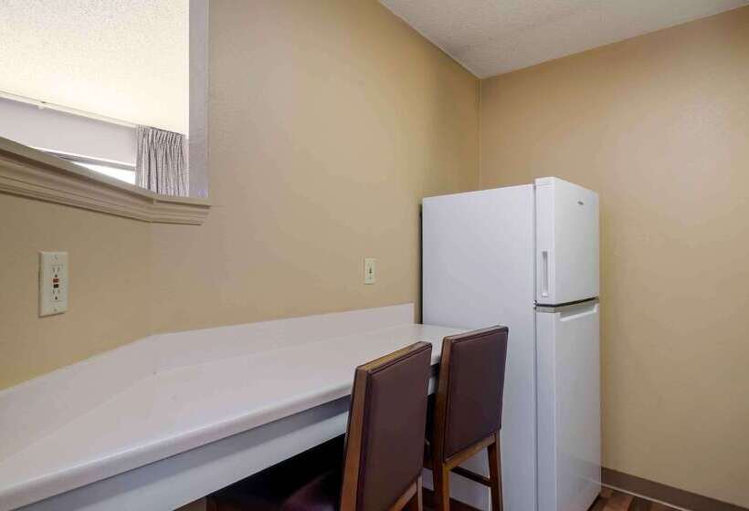 Extended Stay America Select Suites Tampa Airport Memorial Hwy