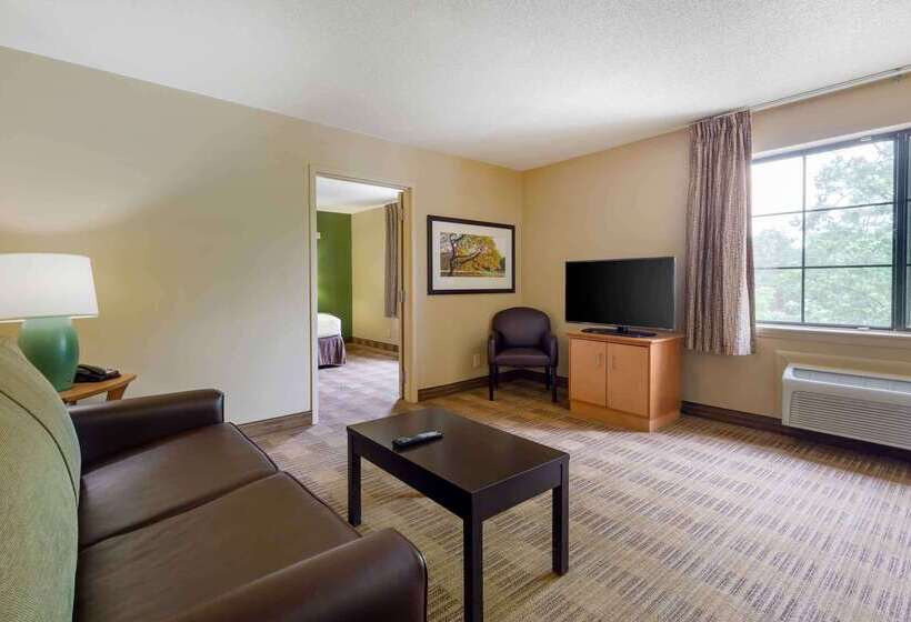 Extended Stay America Select Suites Tampa Airport Memorial Hwy