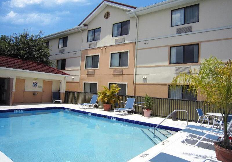 Extended Stay America Select Suites Tampa Airport Memorial Hwy