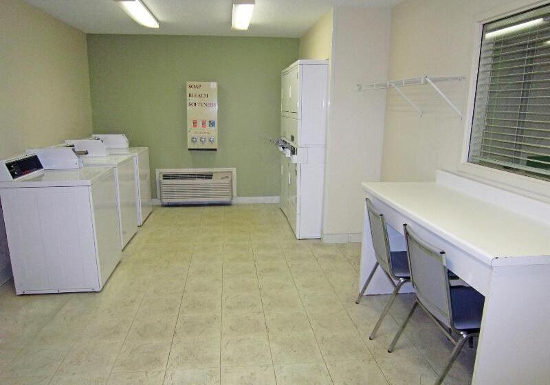 Extended Stay America Select Suites Tampa Airport Memorial Hwy