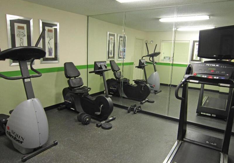 Extended Stay America Select Suites Tampa Airport Memorial Hwy