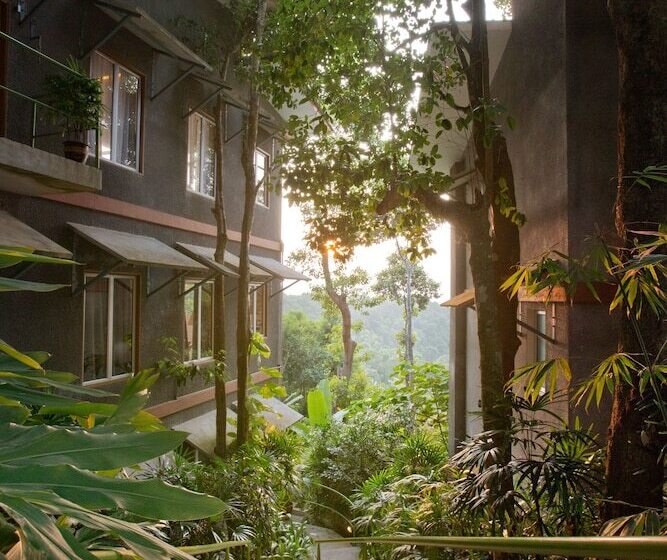 ホテル Ambong Rainforest Retreat