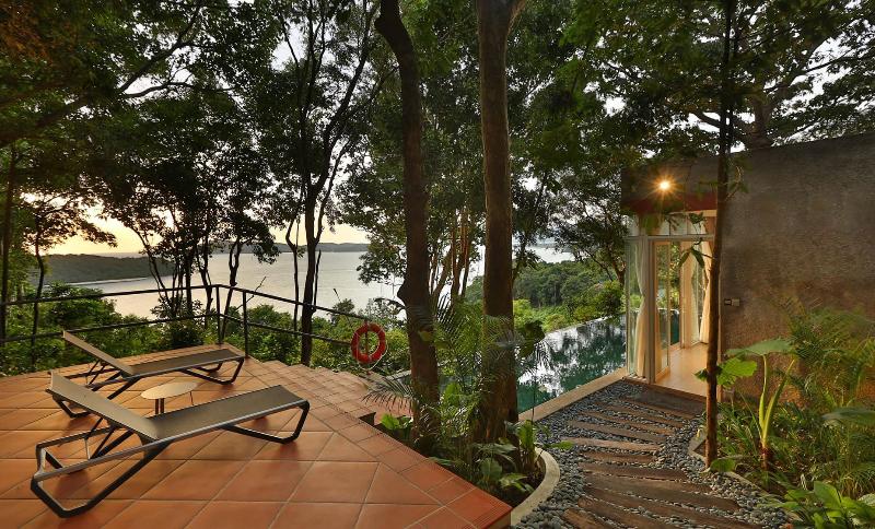 ホテル Ambong Rainforest Retreat