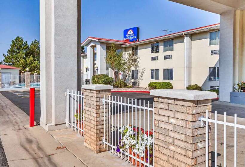 בית מלון כפרי Americas Best Value Inn Cedar City