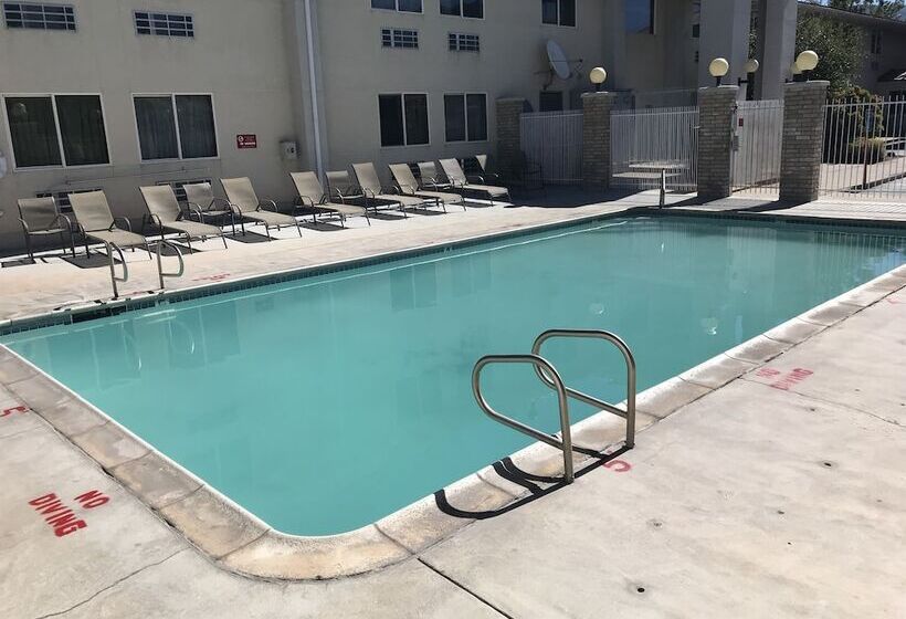 בית מלון כפרי Americas Best Value Inn Cedar City