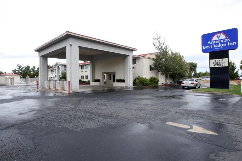 בית מלון כפרי Americas Best Value Inn Cedar City