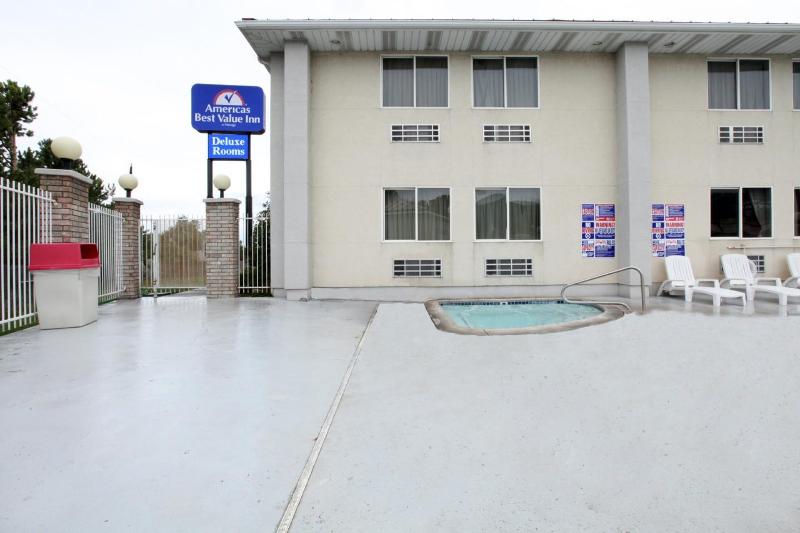 בית מלון כפרי Americas Best Value Inn Cedar City