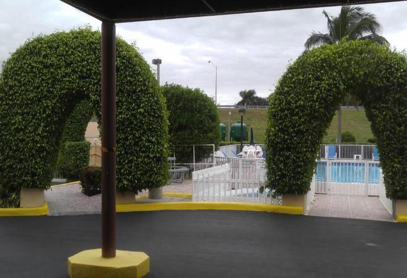 فندق Belmont Inn & Suites