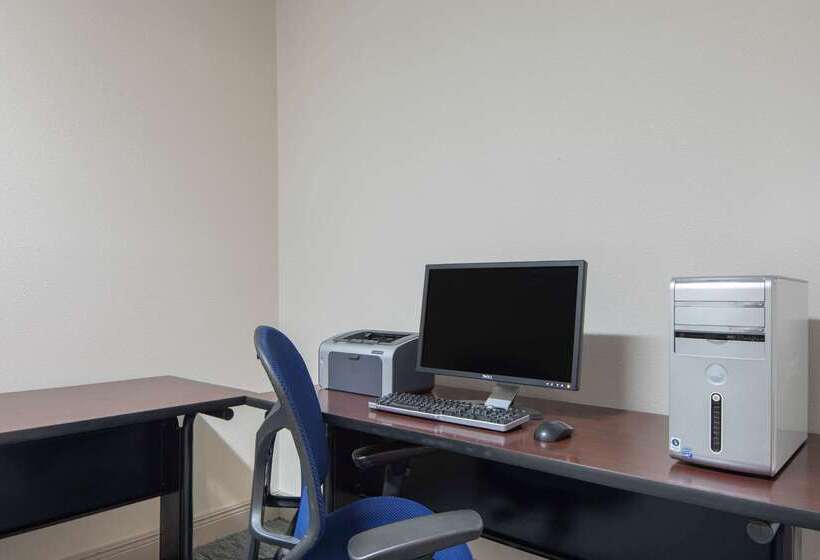 هتل Baymont By Wyndham Laurel