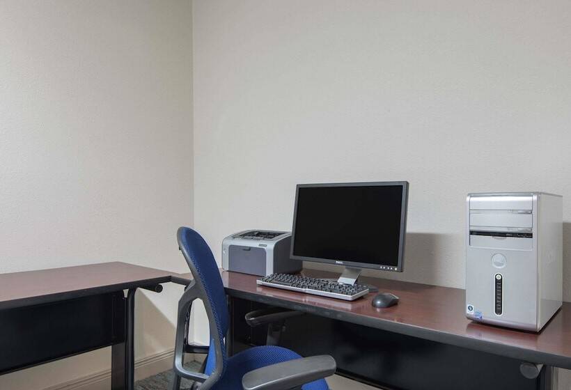 هتل Baymont By Wyndham Laurel