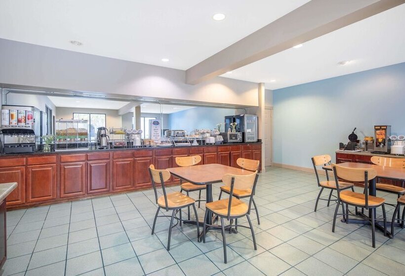 هتل Baymont By Wyndham Laurel