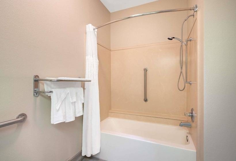 هتل Baymont By Wyndham Laurel