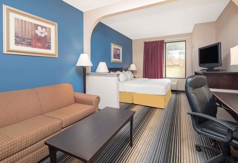 هتل Baymont By Wyndham Laurel