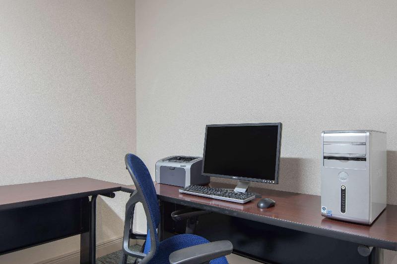 هتل Baymont By Wyndham Laurel