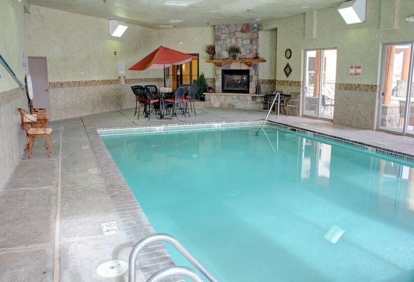 فندق Blue Mountain Inn And Suites