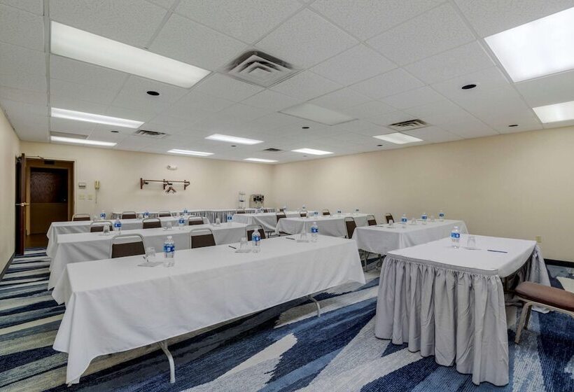 בית מלון כפרי Comfort Inn Bismarck