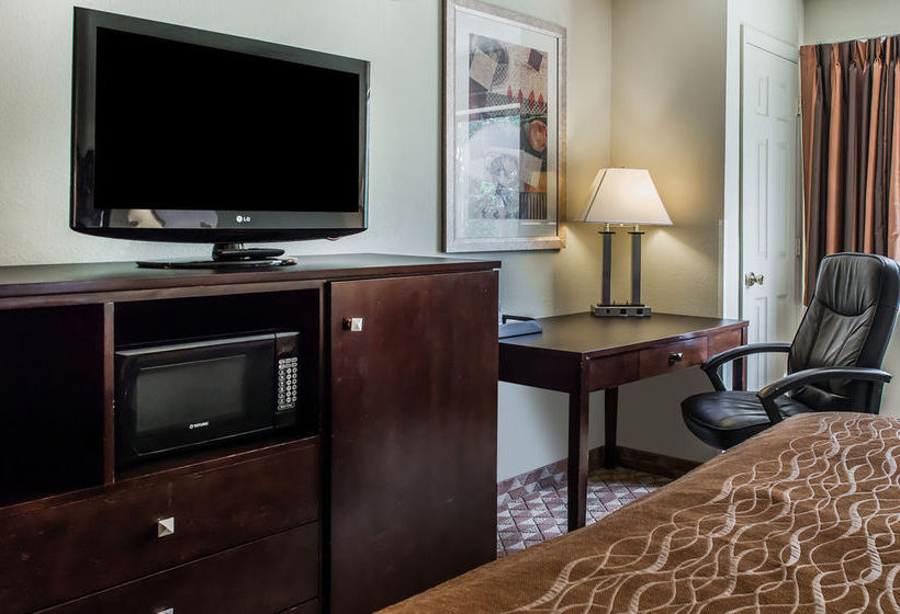 فندق Quality Inn Greensburg