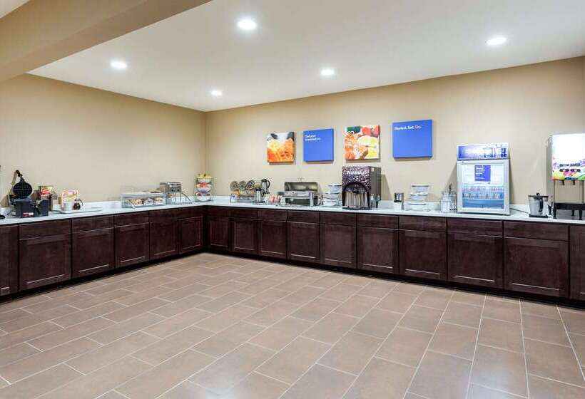 호텔 Comfort Inn & Suites Airport