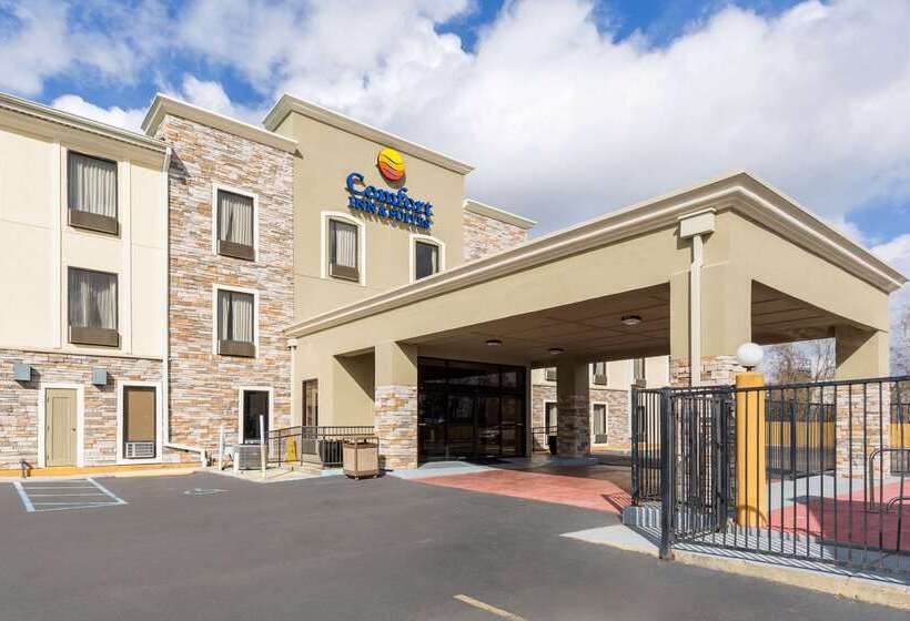 호텔 Comfort Inn & Suites Airport
