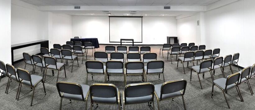 هتل Costa Del Sol Wyndham Chiclayo