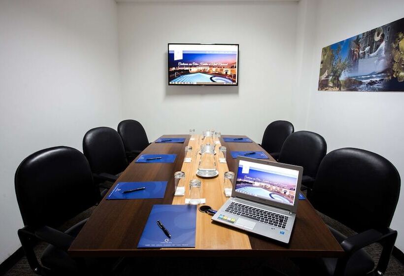 هتل Costa Del Sol Wyndham Chiclayo