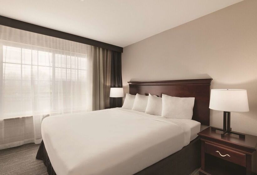 هتل Country Inn & Suites By Radisson, Madison, Al