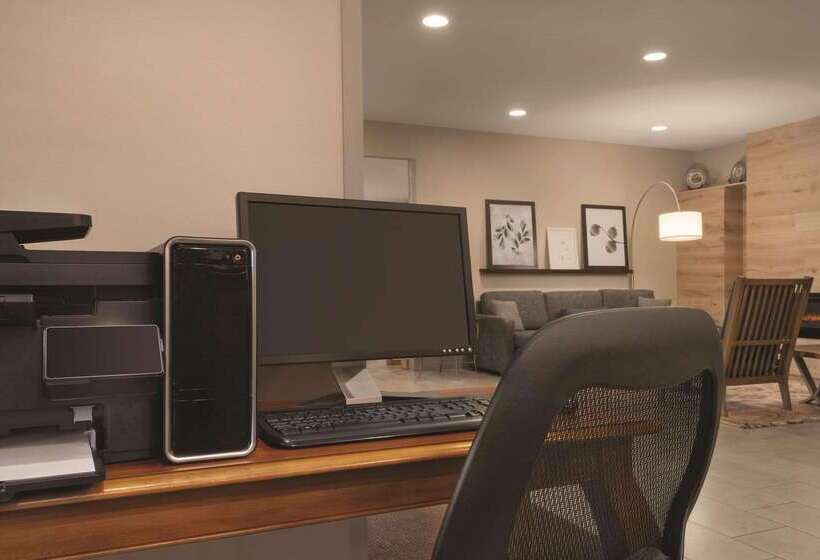 فندق Country Inn & Suites By Radisson, Valparaiso, In