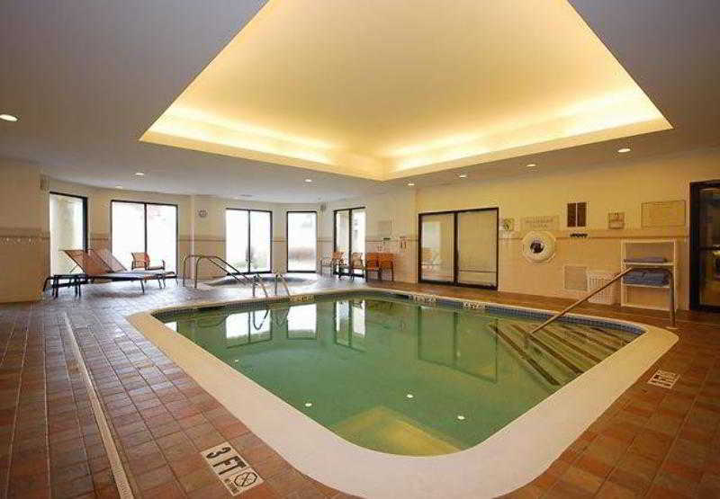 فندق Courtyard Boston Raynham