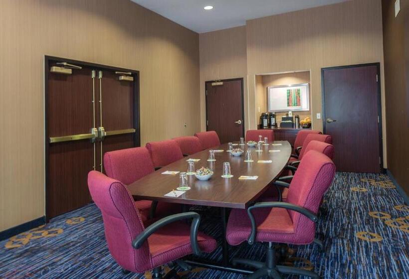 فندق Courtyard Boston Raynham