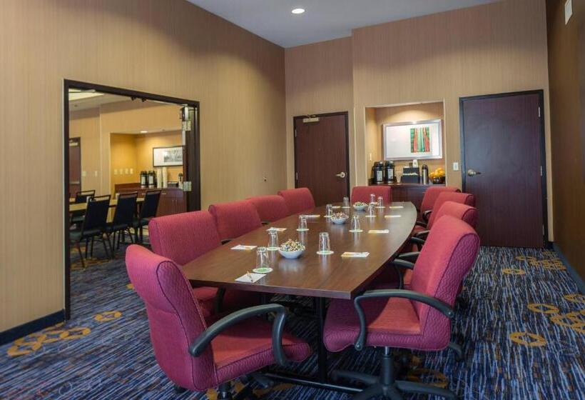 فندق Courtyard Boston Raynham