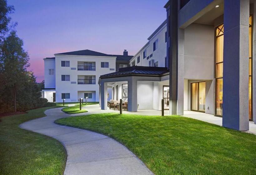 فندق Courtyard Boston Raynham