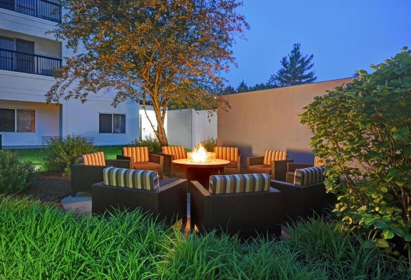 فندق Courtyard Boston Raynham