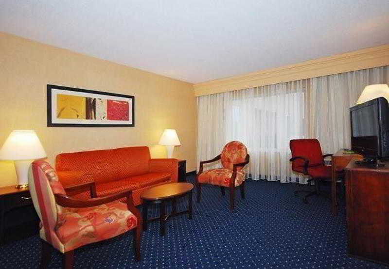 فندق Courtyard Boston Raynham