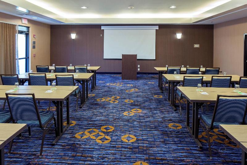 فندق Courtyard Boston Raynham