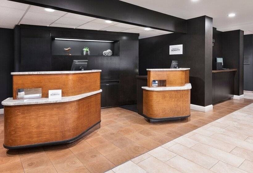 호텔 Courtyard By Marriott Burlington