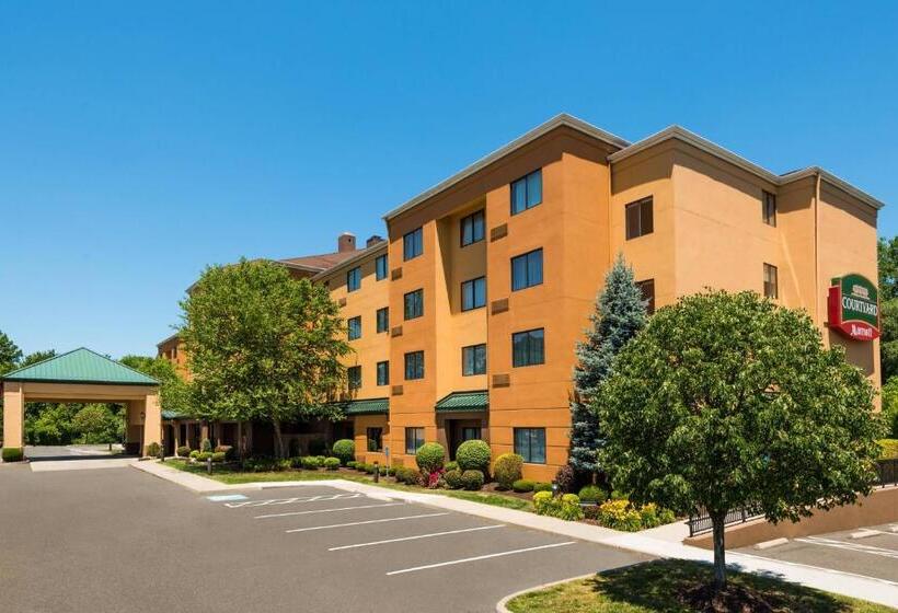 Отель Courtyard By Marriott Danbury