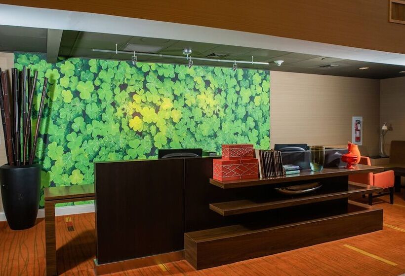 فندق Courtyard By Marriott Erie Ambassador Conference Center