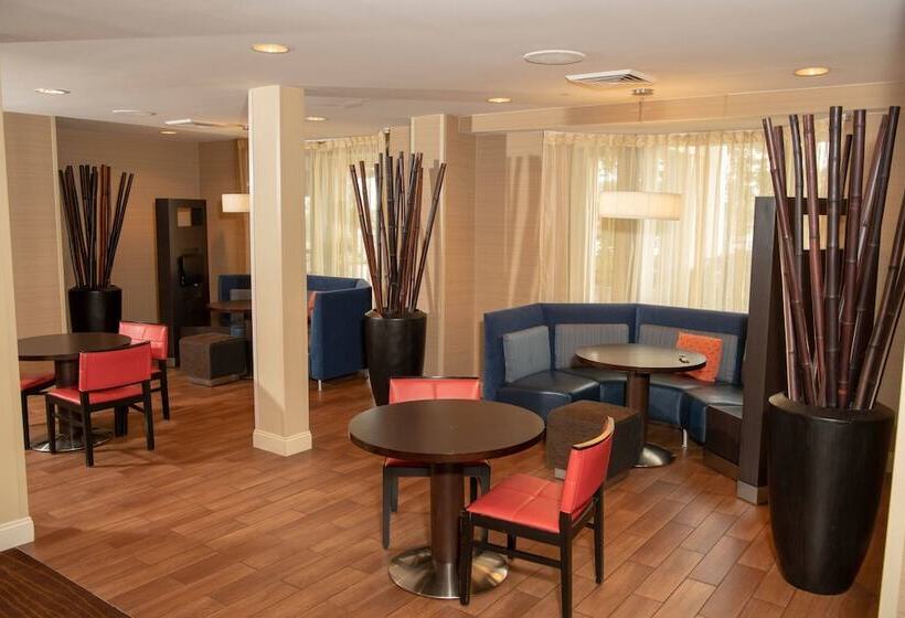 فندق Courtyard By Marriott Erie Ambassador Conference Center