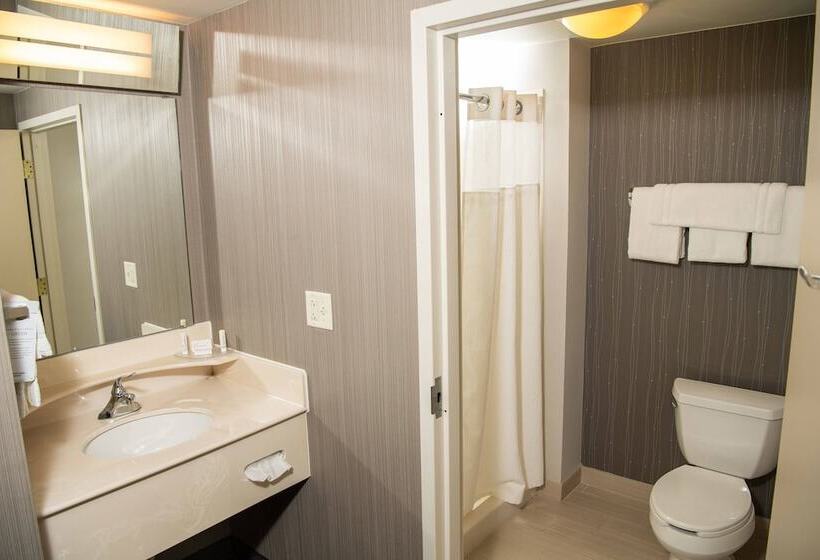 فندق Courtyard By Marriott Erie Ambassador Conference Center