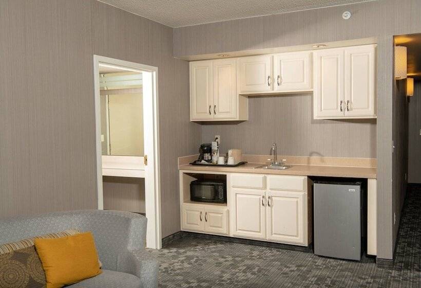 فندق Courtyard By Marriott Erie Ambassador Conference Center