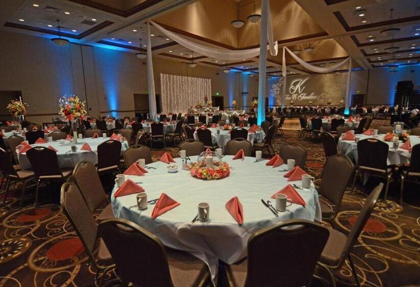 בית מלון כפרי Courtyard Kansas City East/blue Springs