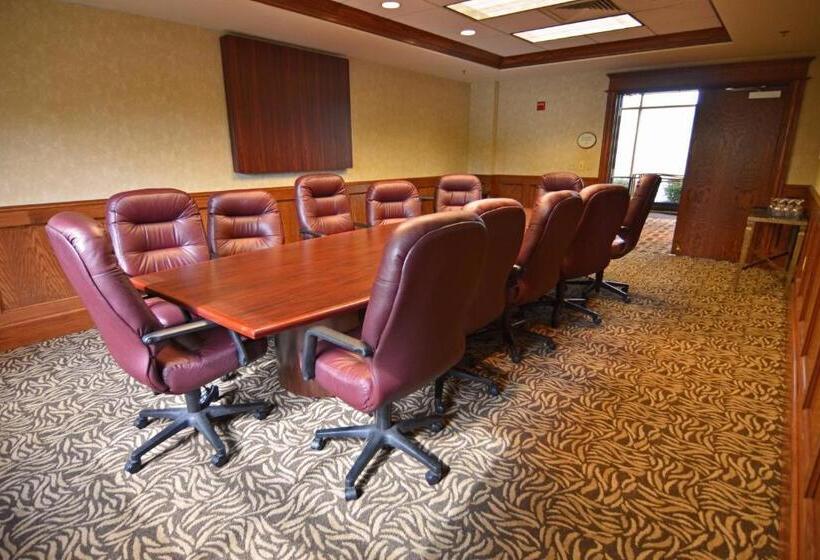 בית מלון כפרי Courtyard Kansas City East/blue Springs