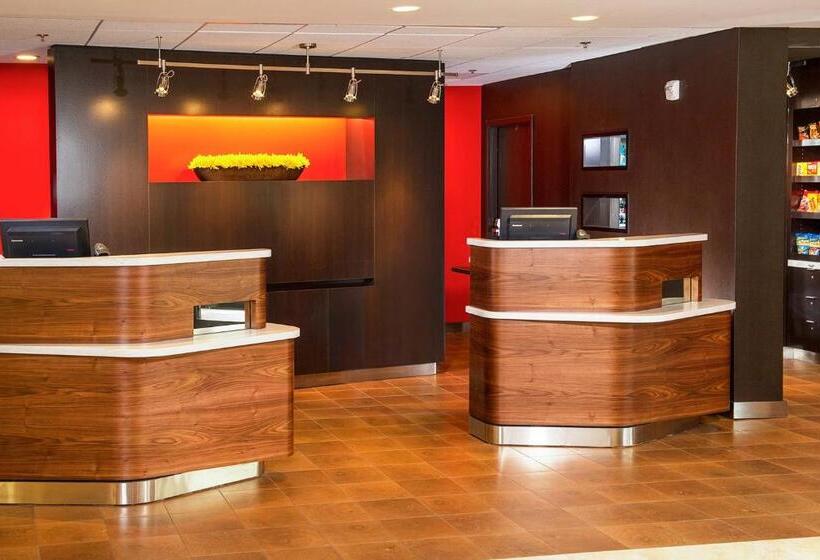 Отель Courtyard Manassas Battlefield Park