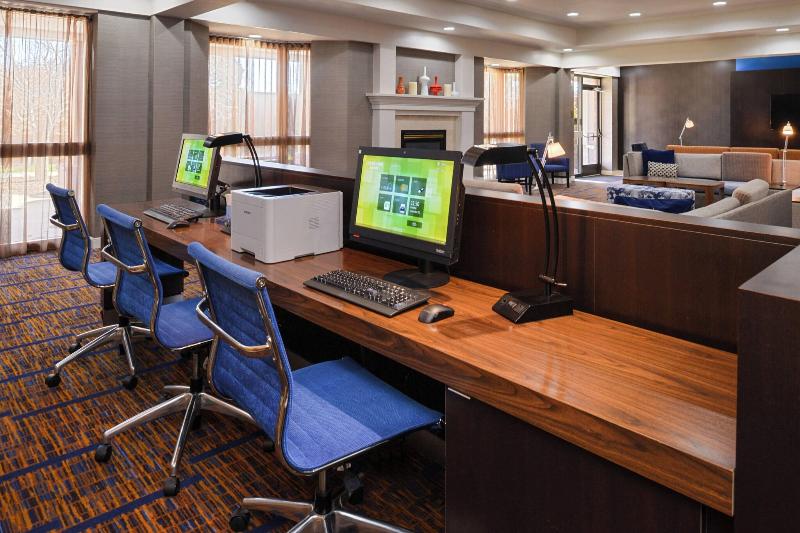فندق Courtyard By Marriott Milwaukee North/brown Deer
