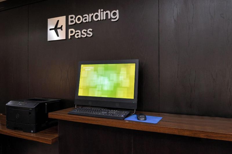 فندق Courtyard By Marriott Milwaukee North/brown Deer