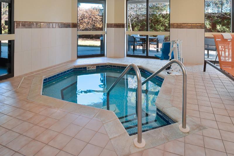 فندق Courtyard By Marriott Milwaukee North/brown Deer